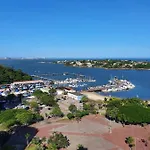 Praia Do Canto 502B